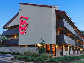 Red Roof Inn Hampton Coliseum & Convention Center