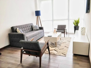 Two Beautiful 1 BR Apts 2 Floors Apart HS Wifi