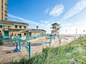 Oceanfront Daytona Beach Studio w/ Balcony!