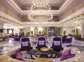 Hotel Orange Palace Side