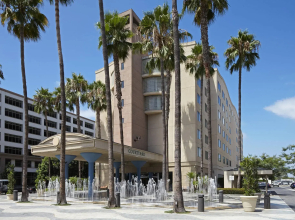 Courtyard by Marriott Los Angeles LAX/Century Boulevard