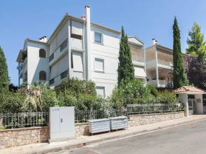 Luxe 3 Bd Penthouse 5 Min from Drosia