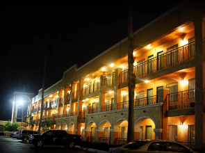 Ramada by Wyndham Kissimmee Downtown Hotel