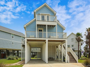 Beach Rays by Ryson Vacation Rentals