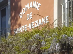 Mobile Home in Bessan With Terrace