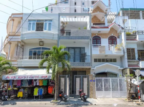 Lim's house - The Market Hideout House