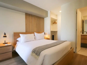 w Artistic 2BR With Balcony in Miraflores