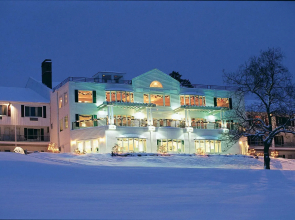 Red Jacket Mountain View Hotel