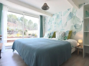 Holiday Home in Gargas Near Route des Ocres