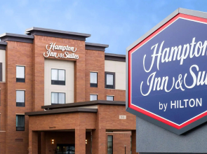 Hampton Inn & Suites La Crosse Downtown