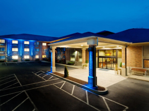Holiday Inn Express and Suites by IHG