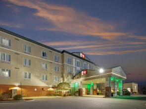Best Western Plus Pembina Inn & Suites