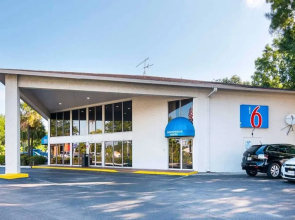Motel 6 Tampa, FL - Fairgrounds