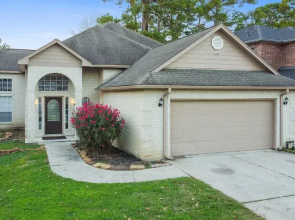 Serene Escape By The Lake 3 Bedroom Home by RedAwning