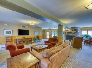 Tenderfoot Lodge 1 Bedroom at the Mountain House Base