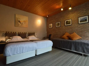 Luxury Villa with Swimming Pool near F1 Circuit