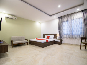 RedDoorz Premium near Hang Xanh
