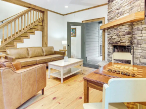 1 Mi to Downtown Cashiers: Private Cabin w/ Deck