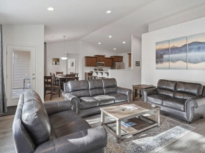 172 Avocet 4 Bedroom Home by RedAwning