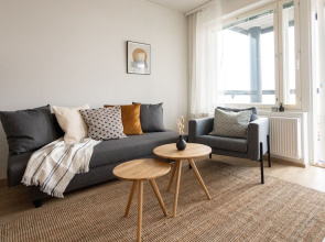 New 1BR with balcony and lake view
