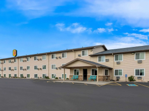 Super 8 by Wyndham Council Bluffs IA Omaha NE Area