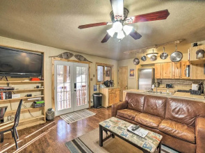 Rustic Condo w/ Patio: Walk to Angel Fire Resort!