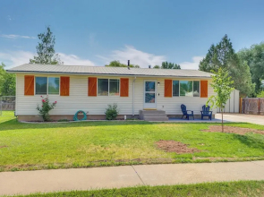 1 Mi to Main Street Vernal: Updated Home w/ Yard!