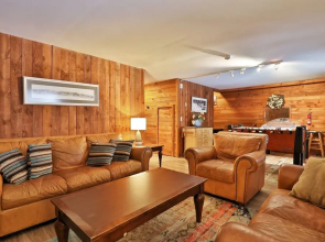 Tanglewood Vista At Killington: Great Group Ski Home Close To Mountain. Hot Tub. 5 Bedroom Home