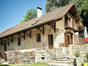 Gîte Les Lodges de la Cascade