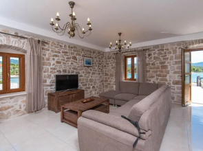 Holiday Villa Lovište Paradise