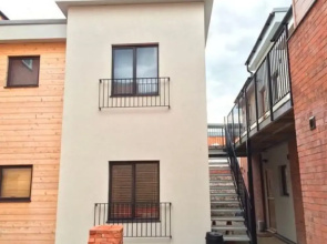 Pleasant Holiday Home in Gloucester Near Cathedral