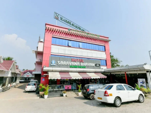 Oyo 28276 Harshavardhana Inn