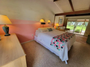 Tropical Resort & Marina on Lake Beresford