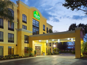Comfort Inn & Suites Tampa North I-75