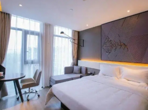 IU Hotels Taiyuan Jinyanghu Hongdenglong Stadiums