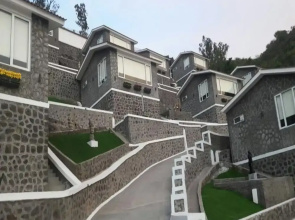 360 South, Khandala