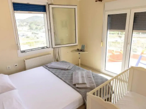 Port View House-Comfy Family Apartment-Panoramic View