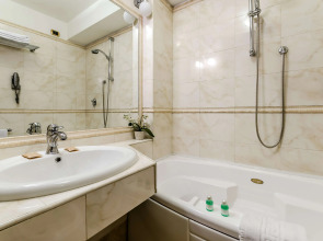 Luxury Rooms H 2000 Roma