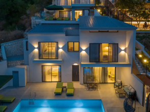 Anadeo Villas & Suites