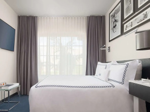 Gale South Beach, Curio Collection by Hilton