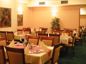 Shree Palace Hotel