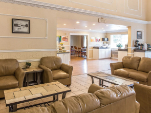 Quality Inn & Suites On the River