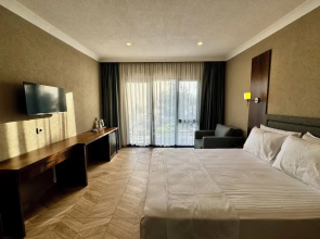 Gargaron Beach Hotel