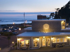 Looking Glass Inn