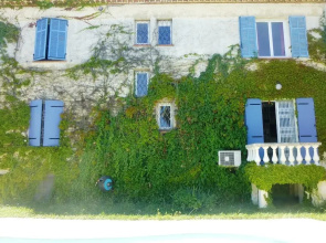 Rental F4 in villa with pool in Juan les Pins