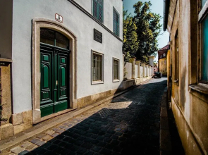 Old Town Tale Apartments