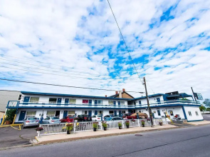 Niagara Parkway Court Motel