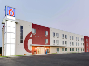 Motel 6 Poplar Bluff, MO