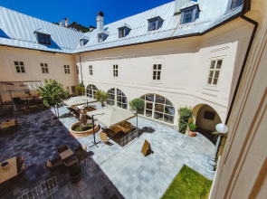 Opera apartments