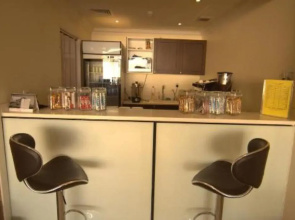 Rose Palace Hotel Suites